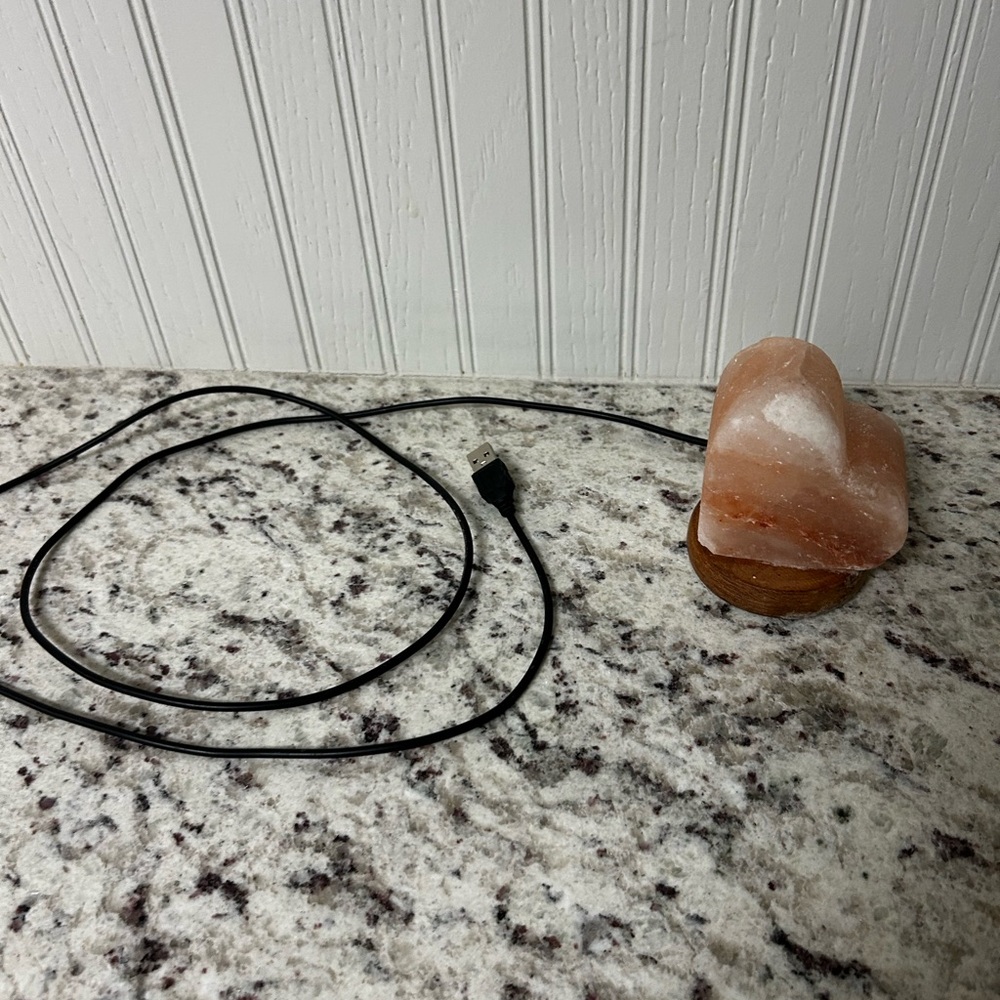 Heart Shaped USB Salt Lamp - Picture 9 of 9